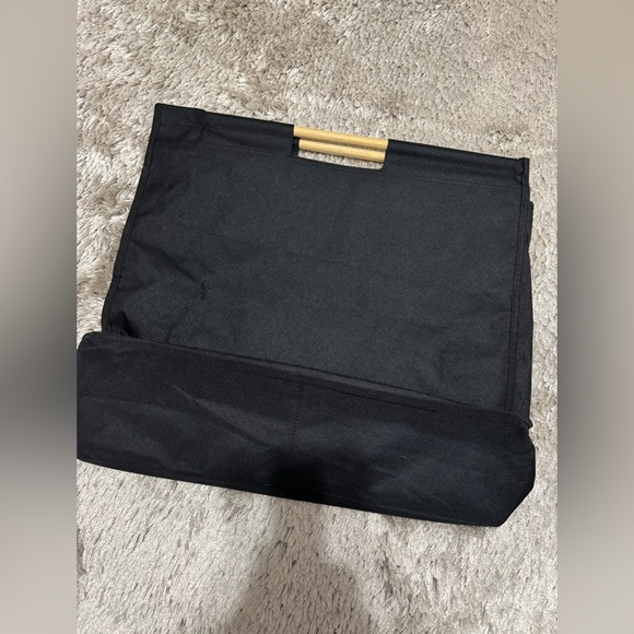 Berlin Black and Tan Tote Bag NWOT. - Picture 5 of 6